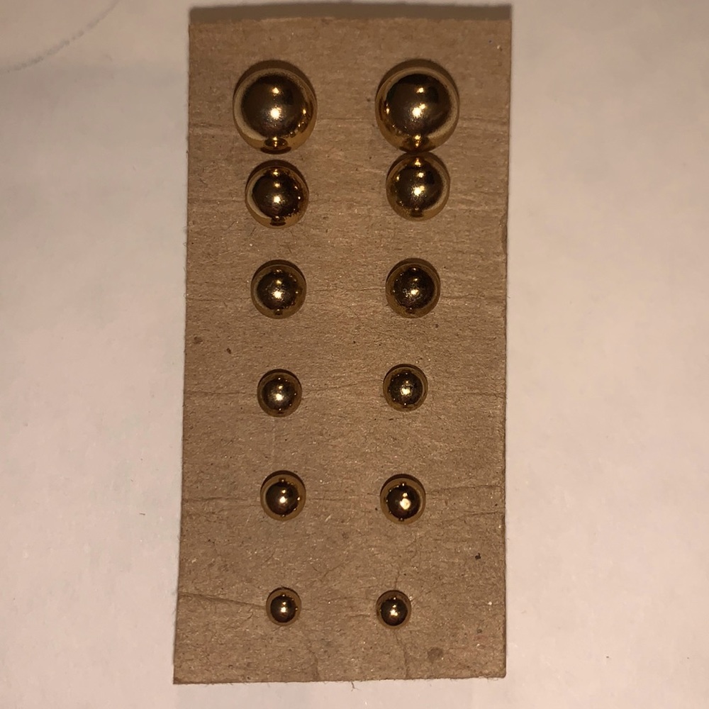 gold ball stud earrings